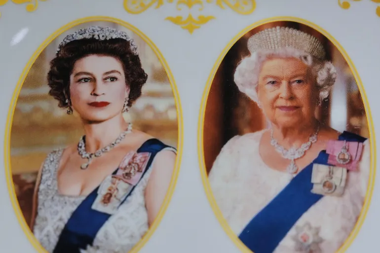 بالصور: بريطانيا تستذكر إرث إليزابيث في مئوية ميلادها