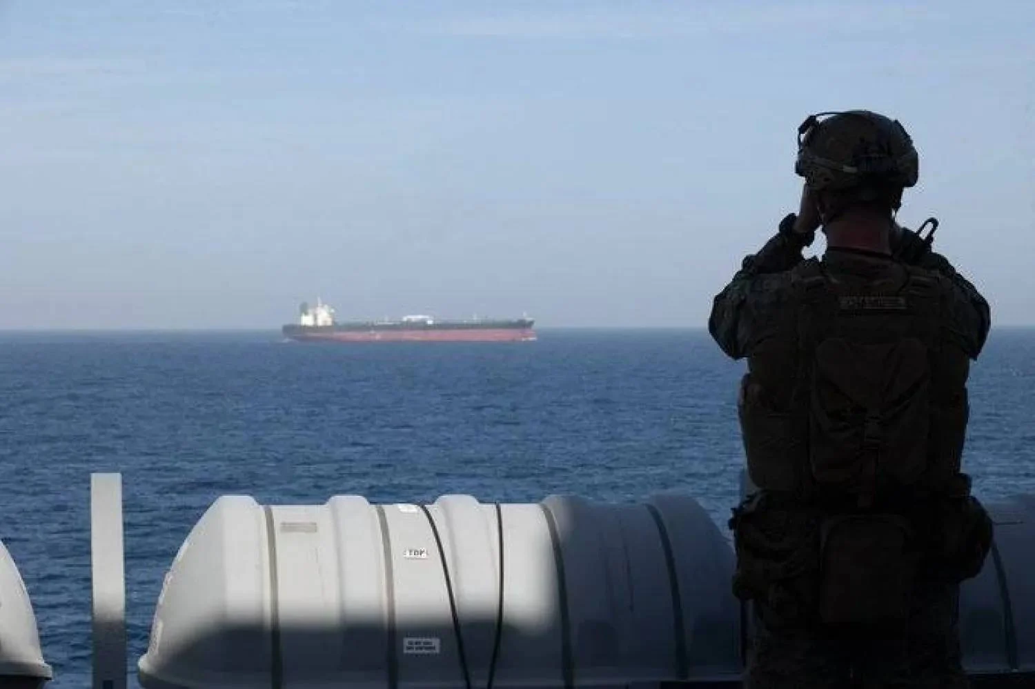 حصار بحري يعمّق أزمة التفاوض بين أميركا وإيران