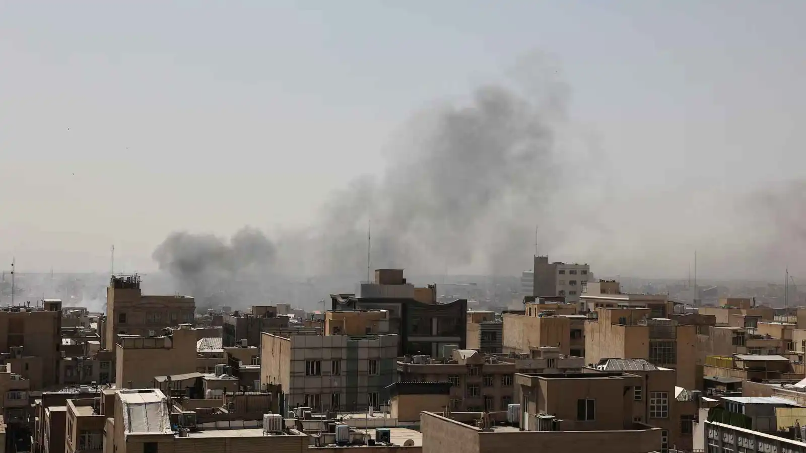 تحرك دفاعي إيراني بعد رصد طائرات مسيرة