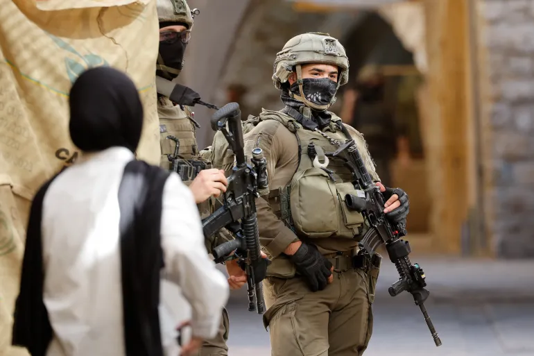 تصعيد إسرائيلي بالضفة يخلف شهيدين بينهما طفل