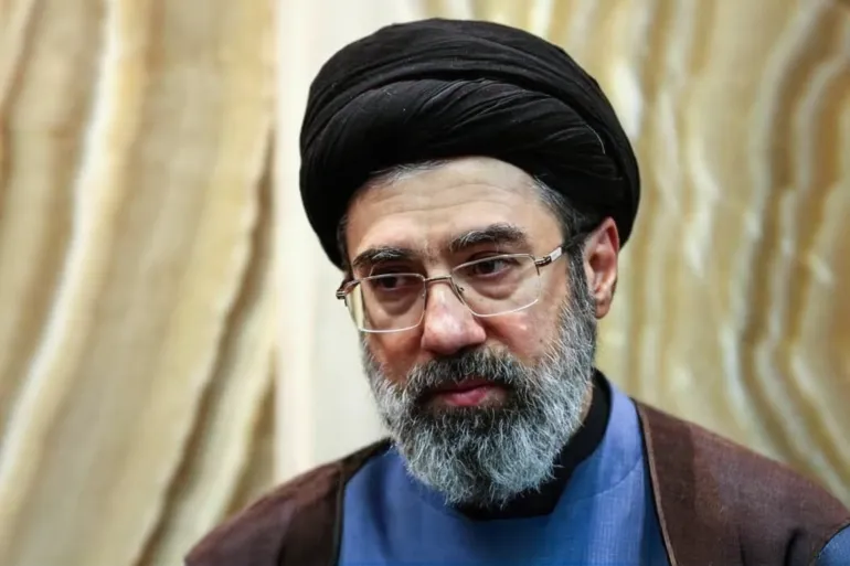 رسالة خامنئي الجديدة توحد الداخل وتستهدف شقوق المنطقة