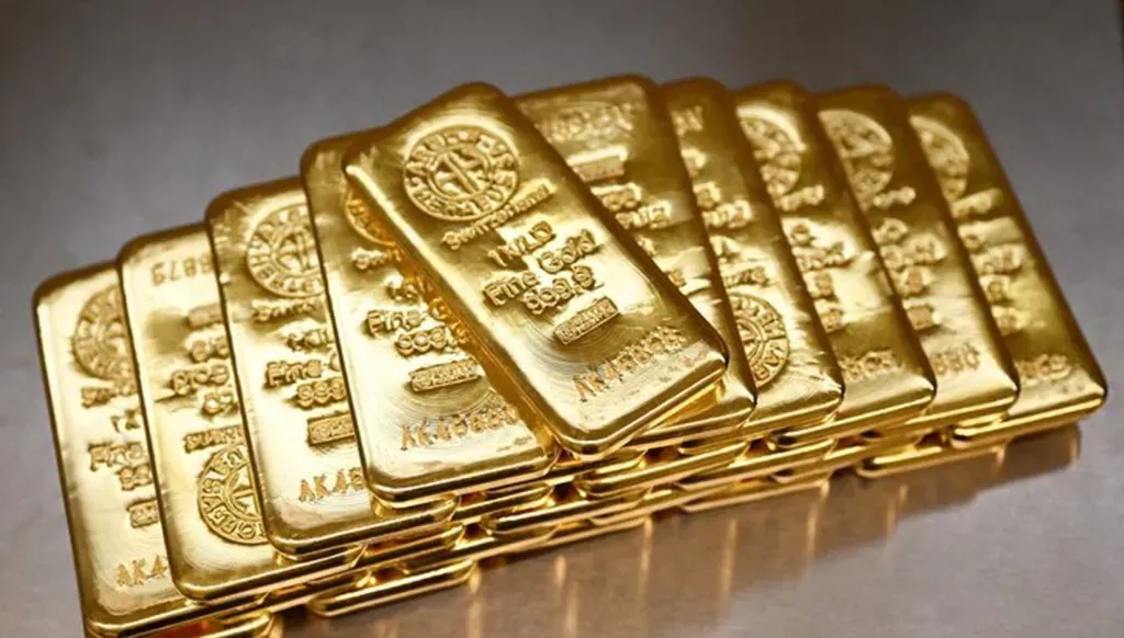 الذهب يرتفع إلى 4352 دولاراً للأونصة وسط تراجع الدولار