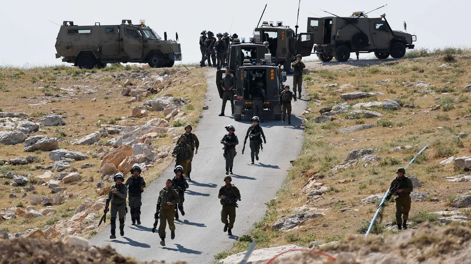 إغلاق شامل للضفة وتشديد القيود على حركة الفلسطينيين