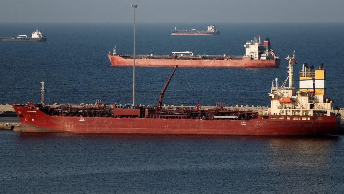 سفن الظل تعيد تشكيل صادرات إيران رغم هرمز