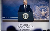 ترامب خلال المنتدى الاقتصادي العالمي يؤكد ملكيته في السيطرة على جزيرة غرينلاند