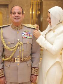 آية السيسي تخطف الأنظار بإطلالة تحمل بصمة مصرية