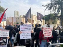 لبنان.. غضب المودعين يتصاعد أمام البعثة الفرنسية