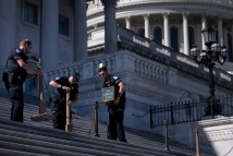 إغلاق الحكومة يربك المشهد الأمريكي