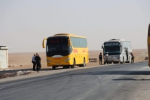 إغلاق طريق أثريا يعمّق الأزمة الإنسانية شرق سوريا