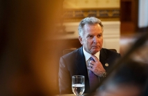 "دموع في غرفة التفاوض".. مبعوث أمريكي يتقاسم فقد ابنه مع قيادي من حماس