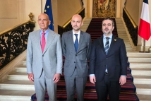 لقاء باريس: دمشق وتل أبيب بين الضغط والدبلوماسية